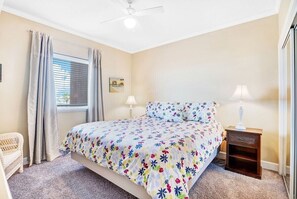 2 makuuhuonetta, silitysrauta/-lauta, ilmainen Wi-Fi, vuodevaatteet