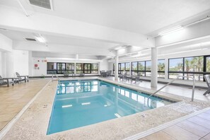 Sisäuima-allas, ulkouima-allas