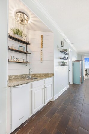 Interior - Regency Isle 806- 2/2.5, gulf-front paradise (Orange Beach)