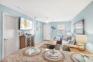 Interior - Sunrise Village 215- 2BR, 1BA, gulf front, sleep 6 (Gulf Shores)