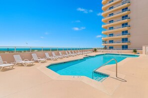 Pool - Orange Beach Getaway with Gulf Front Views (Orange Beach)