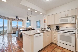 Fridge, microwave, oven, stovetop - Orange Beach Getaway with Gulf Front Views (Orange Beach)