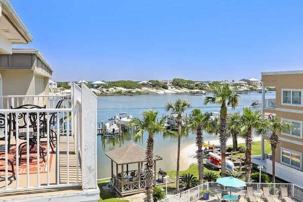 Property grounds - Portside 304: Deeded boat slip w/ Lift, water view (Orange Beach)
