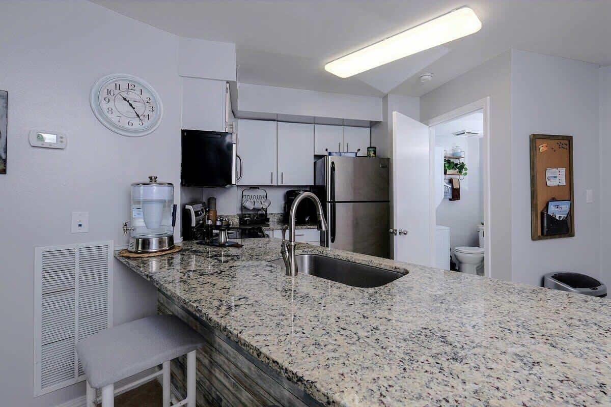 雪櫃、微波爐、焗爐、爐具