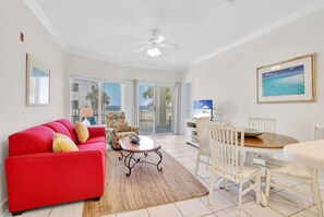 TV, offices - Palm Beach 22-D, beachfront, beach-view, 2nd floor (Orange Beach)