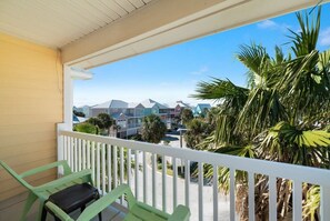 Property grounds - Blue Lagoon Beach House (Gulf Shores)