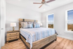 2 bedrooms, WiFi, bed sheets - La Casita, new beach cottage, easy beach access (Gulf Shores)