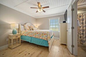 6 bedrooms, iron/ironing board, WiFi, bed sheets