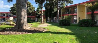 Garden Inn & Suites Oakland Airport