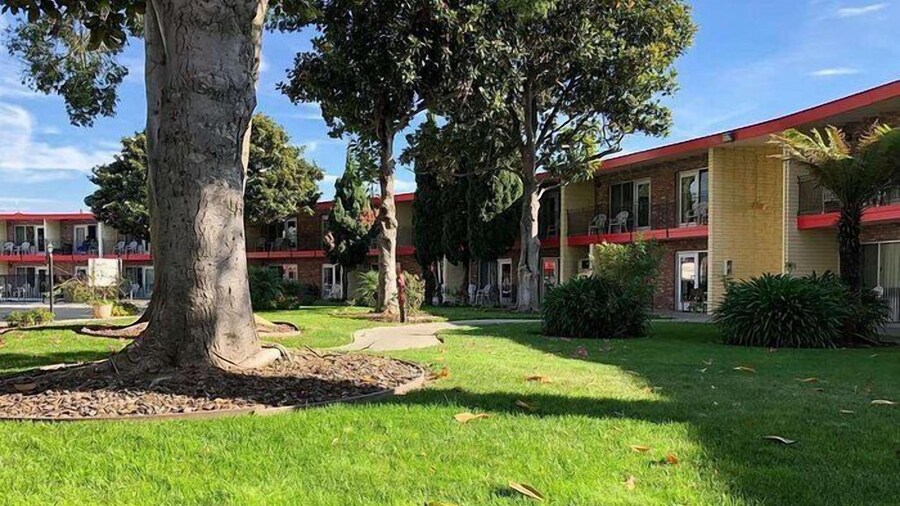 Garden Inn & Suites Oakland Airport