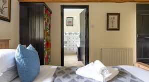 3 室のベッドルーム、旅行用ベビーベッド、インターネット