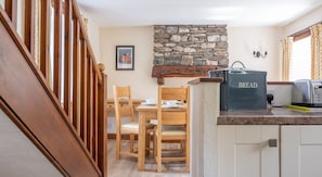 Interior - Hilltop - sleeps 4 guests  in 2 bedrooms (Cunsey)