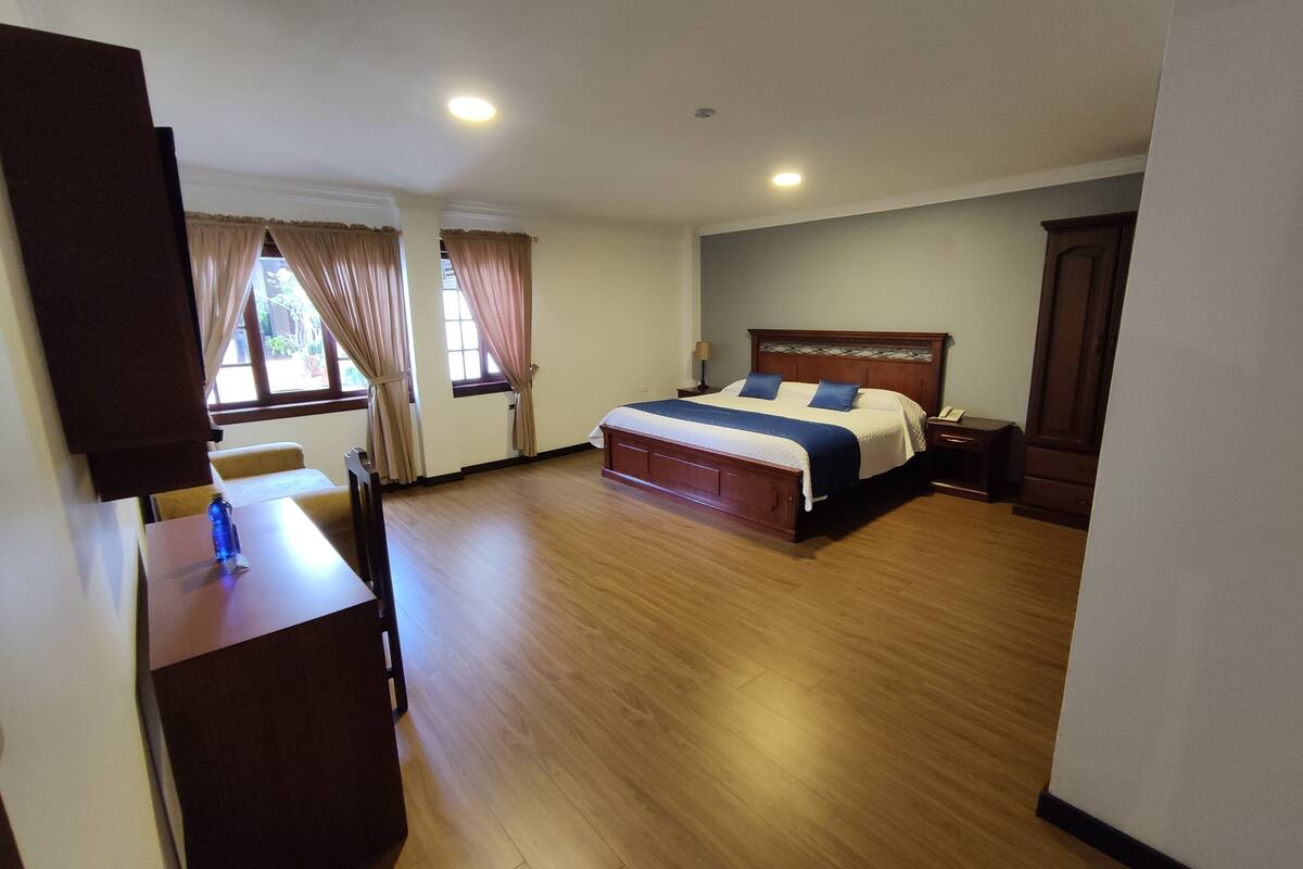 Superior Suite, 1 King Bed