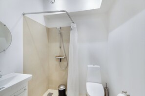 Bathroom - Holiday apartment at beautiful Solgaarden (8) (Svaneke)