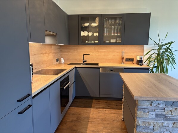 Fridge, microwave, oven, dishwasher