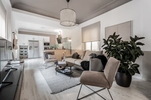 TV - Fisciano - 3 bedrooms apartment in Goya (Madrid)