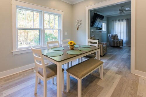 Cozy Countryside Retreat 2 