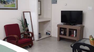 1 chambre, fer et planche à repasser, Wi-Fi, draps fournis