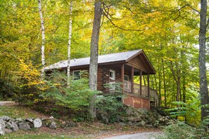 Exterior - Cozy Studio Cabin near Smuggler's Notch (Jeffersonville)