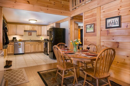 Three-Bedroom Wilderness Cabin near Smuggler's Notch