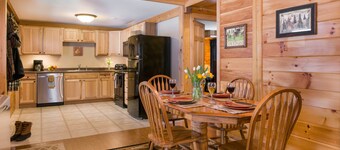 Three-Bedroom Wilderness Cabin near Smuggler's Notch