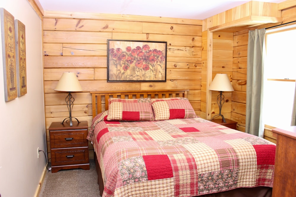 ThreeBedroom Wilderness Cabin near Smuggler's Notch Lamoille County