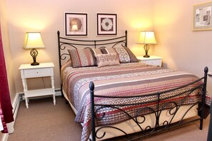 7 chambres, fer et planche à repasser, Wi-Fi, draps fournis