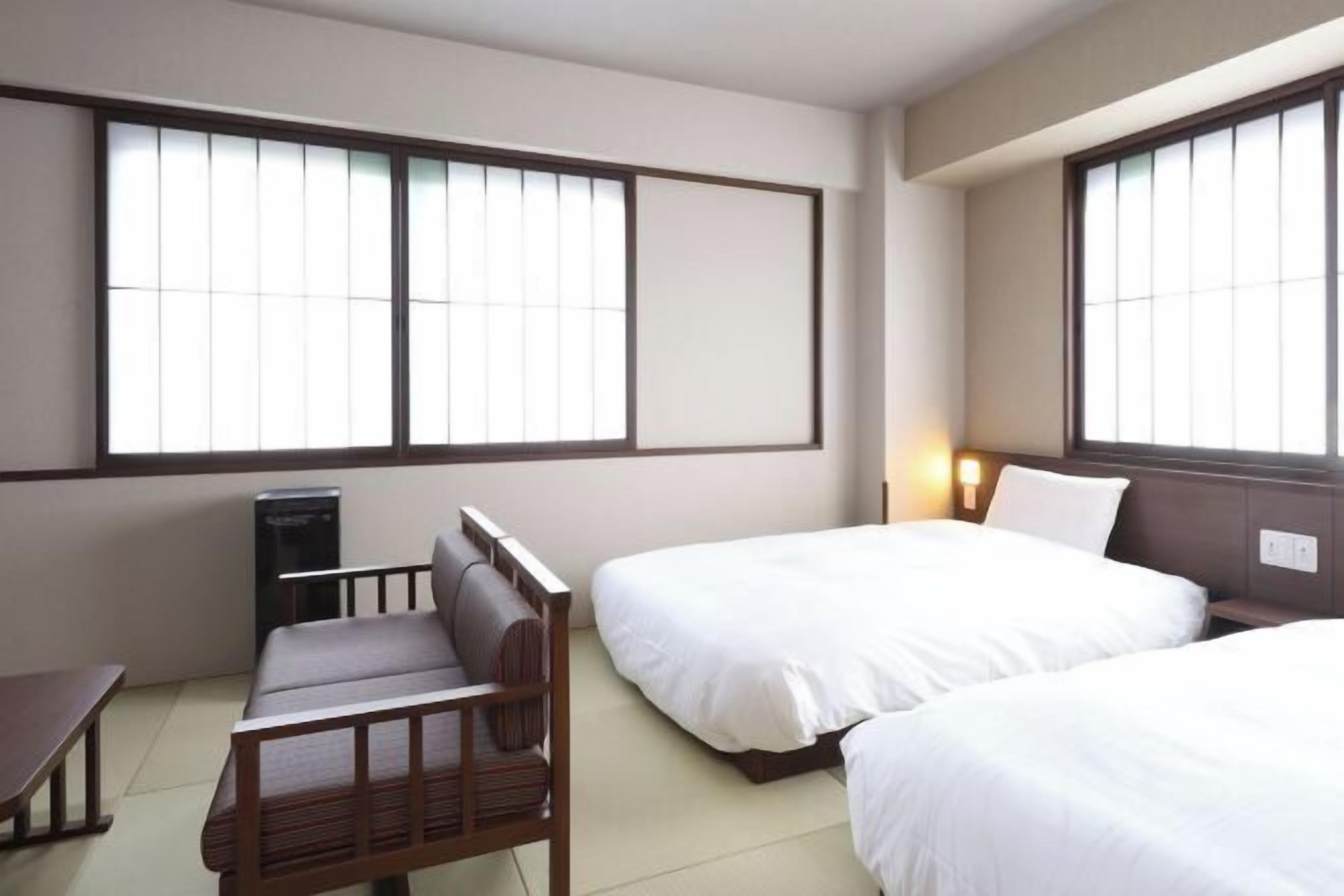 Soundproofing, free WiFi, bed sheets