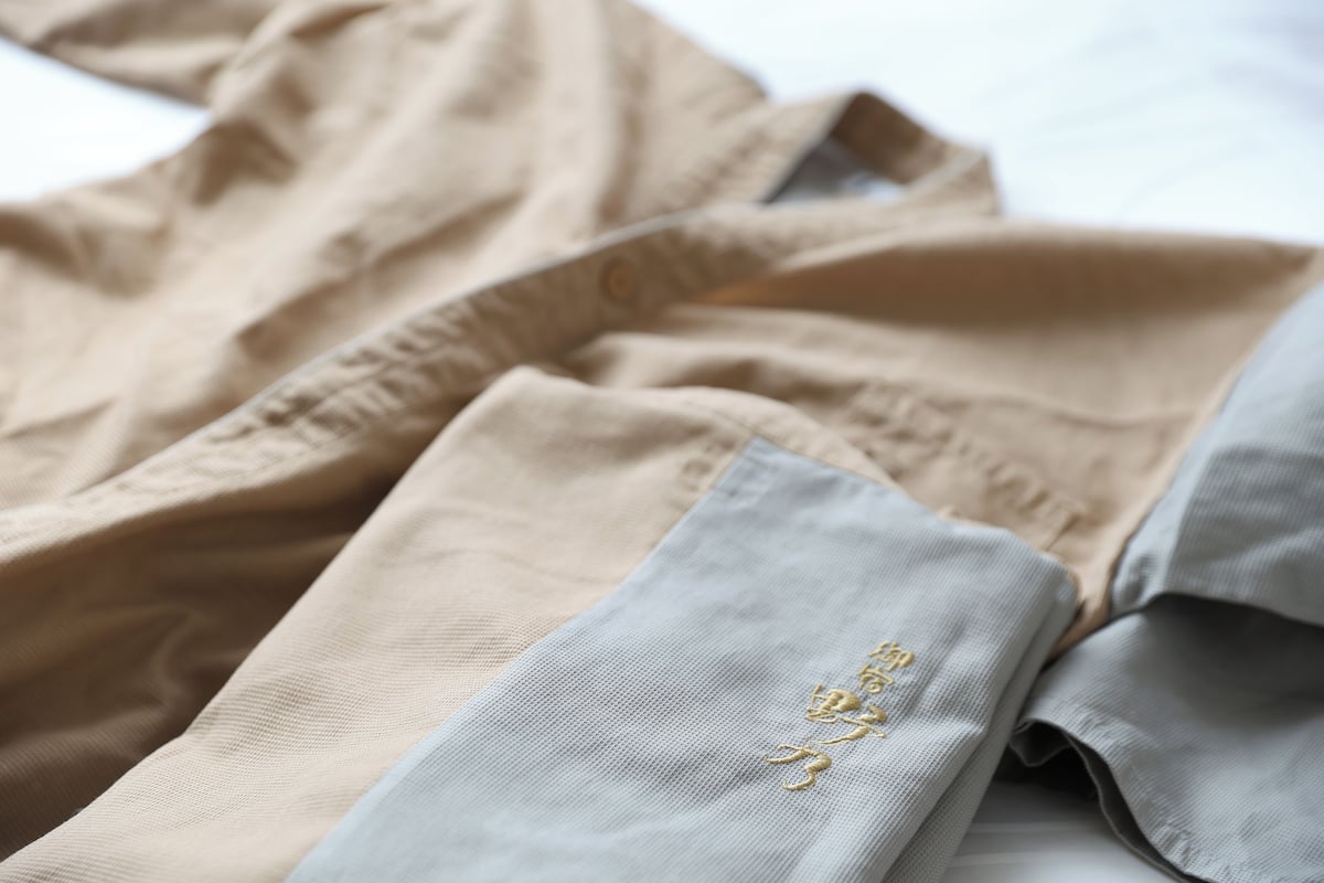 Desk, soundproofing, free WiFi, bed sheets