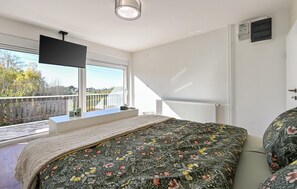 1 bedroom, in-room safe, travel cot, free WiFi - Awesome home in Lopatinec with sauna (Lopatinec)