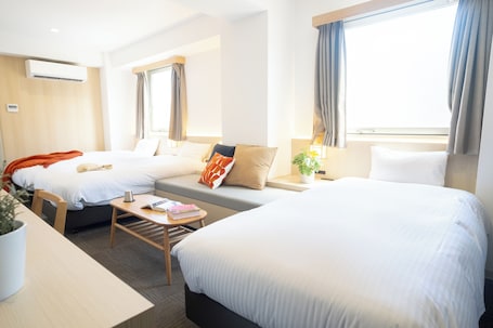 Colchones con pillow-top, muebles diferentes y escritorio