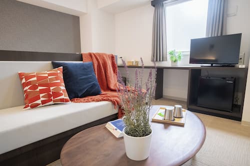 Studio 25 Double - Non smoking | Pillow-top beds, individually furnished, desk, blackout curtains