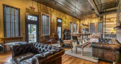 The downtown Brenham Schoolhouse Hotel, Room B