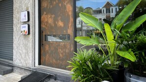 Unclassified image, 2 of 14, button - Nhà Mình Homestay (Rach Gia)