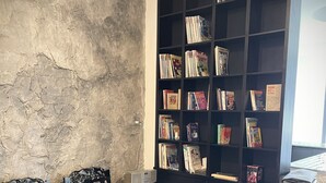 Unclassified image, 5 of 14, button - Nhà Mình Homestay (Rach Gia)