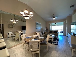 Smart TV, DVD player, books, video library - Beautifully furnished and decorated condo in Stoneybrook Estero (Estero)