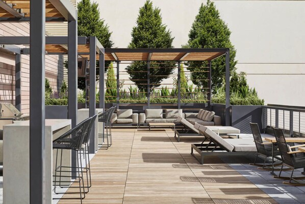 Outdoor dining - Fabulous Fenway Studio w/ Gym, nr T Stop & Dining, by Blueground (Boston)
