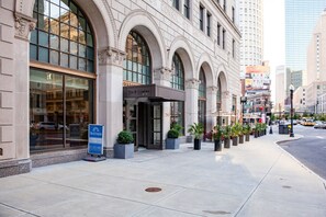 Exterior - Marvelous Back Bay 1BR w/ Gym & W/D, close to Garden, by Blueground (Boston)