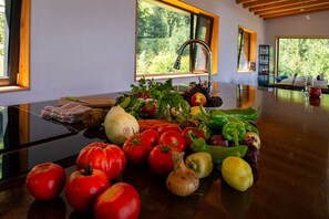 冰箱、微波炉、烤箱、炉灶