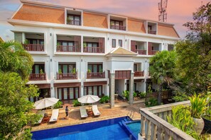 Outdoor pool - Mera Residence (Siem Reap)