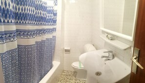 Bathroom - 3354 - LA SOLANA 3-28 VERY GOOD SITUATION, 2ND LINE OF THE BEACH (80m) IN THE URBANIZATION OF SANTA MARGARITA. (Roses)