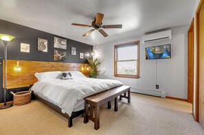 4 habitaciones, tabla de planchar con plancha, wifi y ropa de cama 