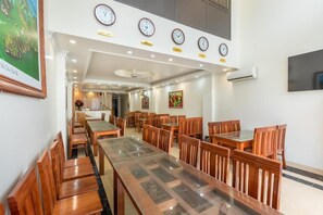 In-room dining - Rose Nhung Hotel Catba (Hai Phong)