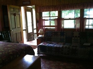 1 Schlafzimmer, Bügeleisen/Bügelbrett, Bettwäsche