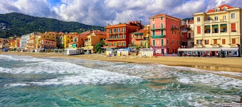 Il Bijou Di Rossella - Beach Front Duplex with Balcony, Alassio, Italy