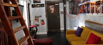 Downtown Chop Shop house, HUGE garage pets allowed