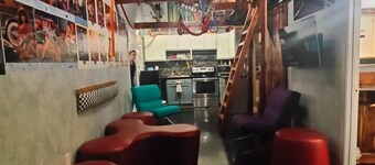 Downtown Chop Shop house, HUGE garage pets allowed