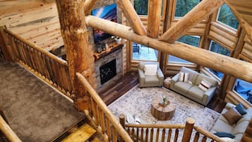 Smart TV, fireplace, table tennis, computer monitors