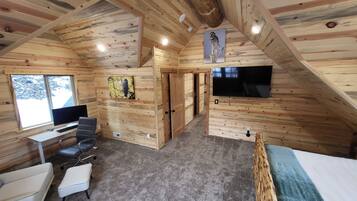 6 slaapkamers, een kluis op de kamer, een bureau