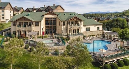 3 Bedroom/2 Bathroom Condo at Club Wyndham Resort near Smoky Mountains.